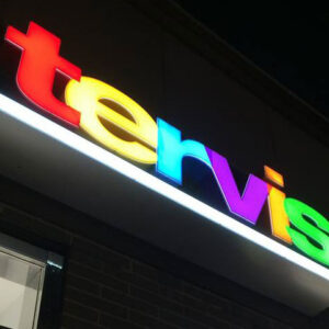 Front-lit channel letter sign for Tervis at National Harbor, fabricated and installed by Thomas Sign & Awning.
