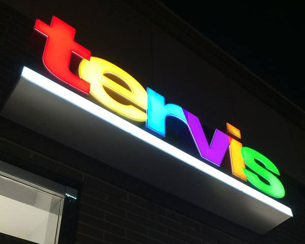 Front-lit channel letter sign for Tervis at National Harbor, fabricated and installed by Thomas Sign & Awning.